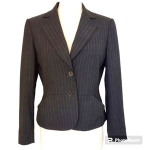 BLAZER JONES NEW YORK 8 Gray Pinstripe Two Button Suit
